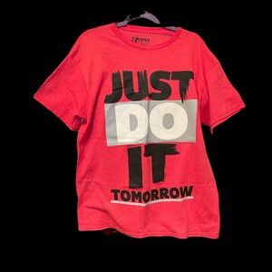 Large T-shirt for Men, this is NOT a NIKE product